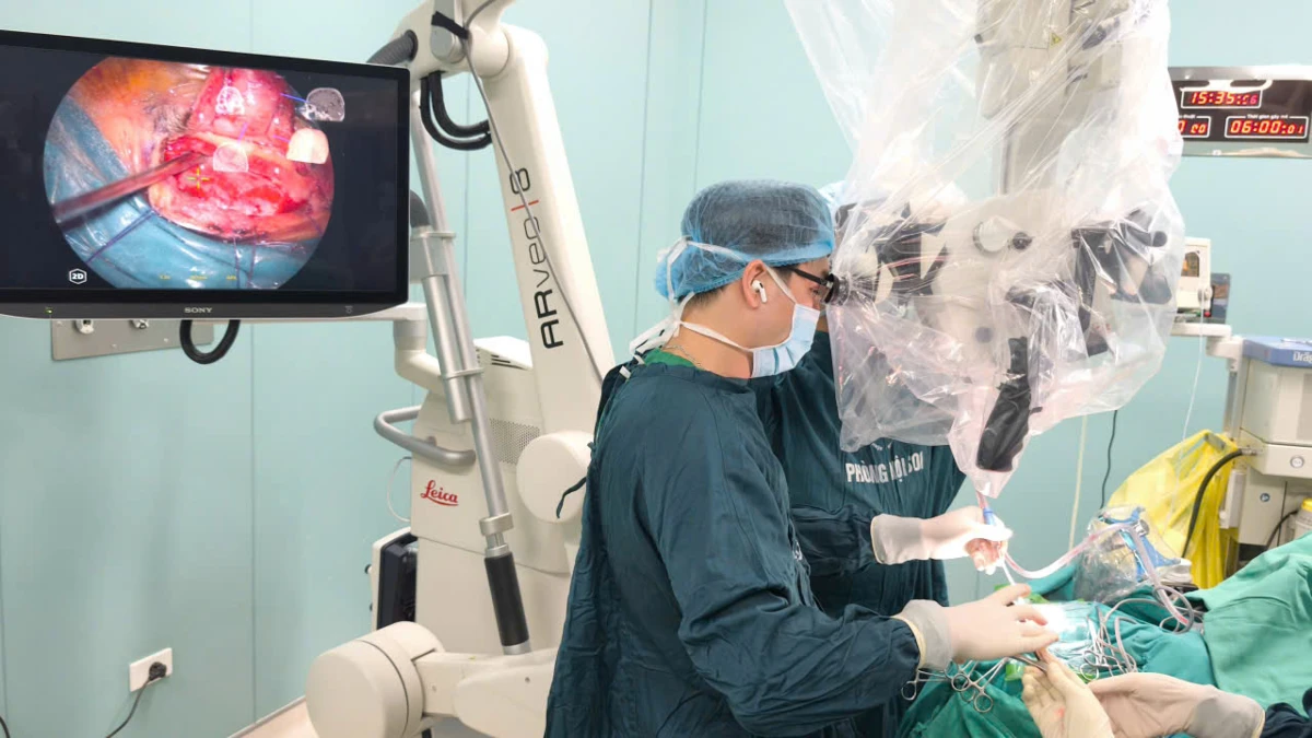 Khối u tuyến yên chèn ép khiến bệnh nhân đau đầu vùng trán và giảm thị lực rõ rệt. Ảnh: Bệnh viện Bệnh Nhiệt đới Trung ương