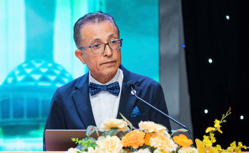GS.TS T. Hikmet Karakoc, Chủ tịch Hiệp hội Nghiên cứu Hàng không và Năng lượng Bền vững Quốc tế (SARES). Ảnh: Phi Hùng.