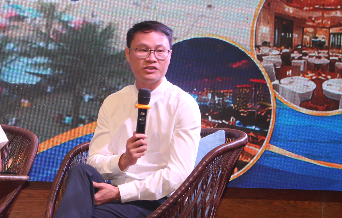 Ông Lê Anh Tuấn: "Các cơ sở lưu trú tại Sầm Sơn đã thóng nhất giảm giá phòng". Ảnh: Chu Khôi.