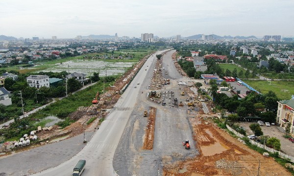 Cận cảnh công trường thi công Đại lộ Nam sông Mã