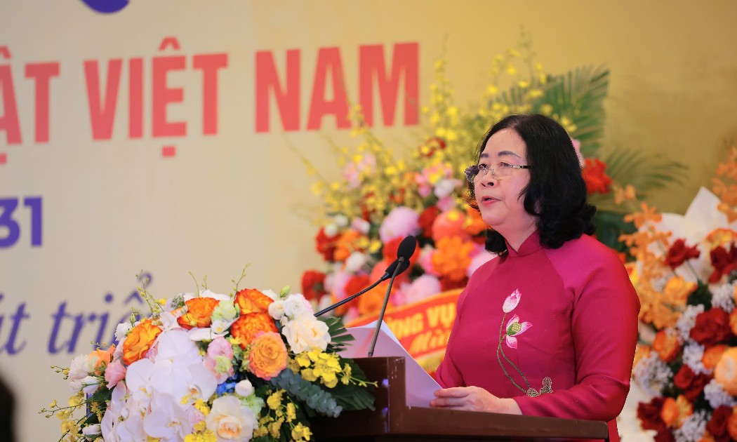 Ủy viên Bộ Chính trị, Bí thư Trung ương Đảng, Bí thư Đảng ủy Mặt trận Tổ quốc, các đoàn thể Trung ương, Chủ tịch Ủy ban Trung ương Mặt trận Tổ quốc Việt Nam Bùi Thị Minh Hoài phát biểu chỉ đạo. Ảnh: Lý Hà