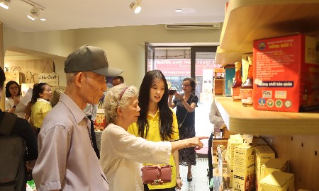 Mỗi lần mua sắm xanh là một “lá phiếu” cho tương lai xanh
