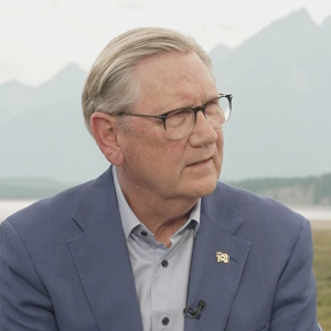 Chủ tịch Fed Kansas Jeffrey Schmid trả lời phỏng vấn hãng tin CNBC ngày 27/8 - Ảnh chụp màn hình.