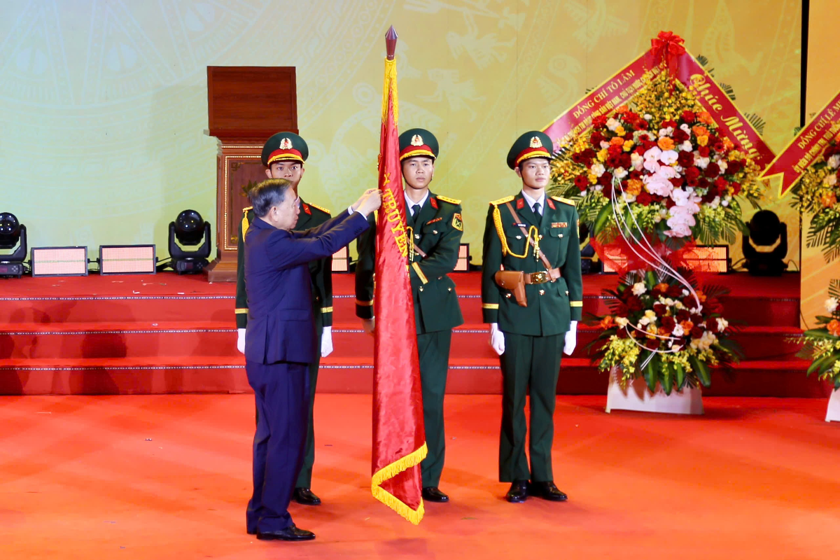 Quảng Ninh và đón nhận Huân chương Lao động hạng Nhất. Ảnh: Quảng Ninh