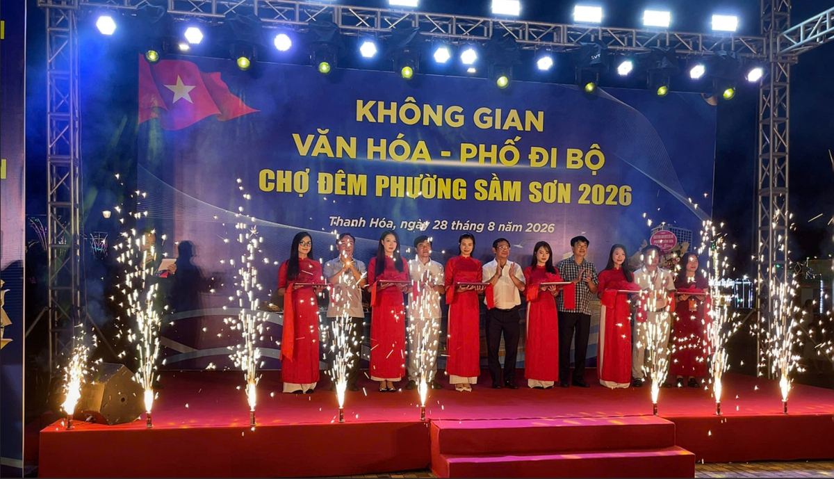 Khai trương Không gian Văn hóa - Phố đi bộ - Chợ đêm Sầm Sơn. Ảnh: UBND phường Sầm Sơn.