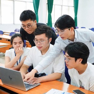 Hoạt động trao đổi học thuật của giảng viên, học viên. Ảnh: Bộ Giáo dục và Đào tạo.