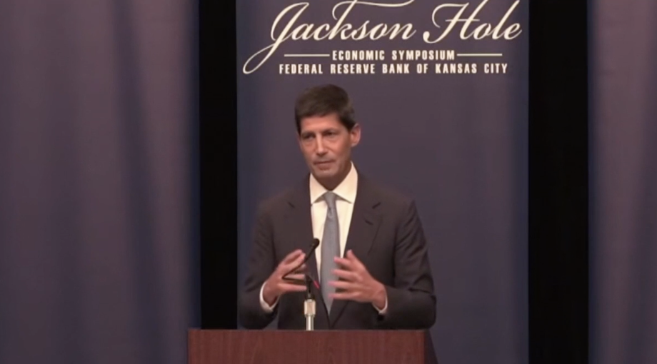 Chủ tịch Fed Kevin Warsh phát biểu tại Jackson Hole ngày 28/8 - Ảnh chụp màn hình.