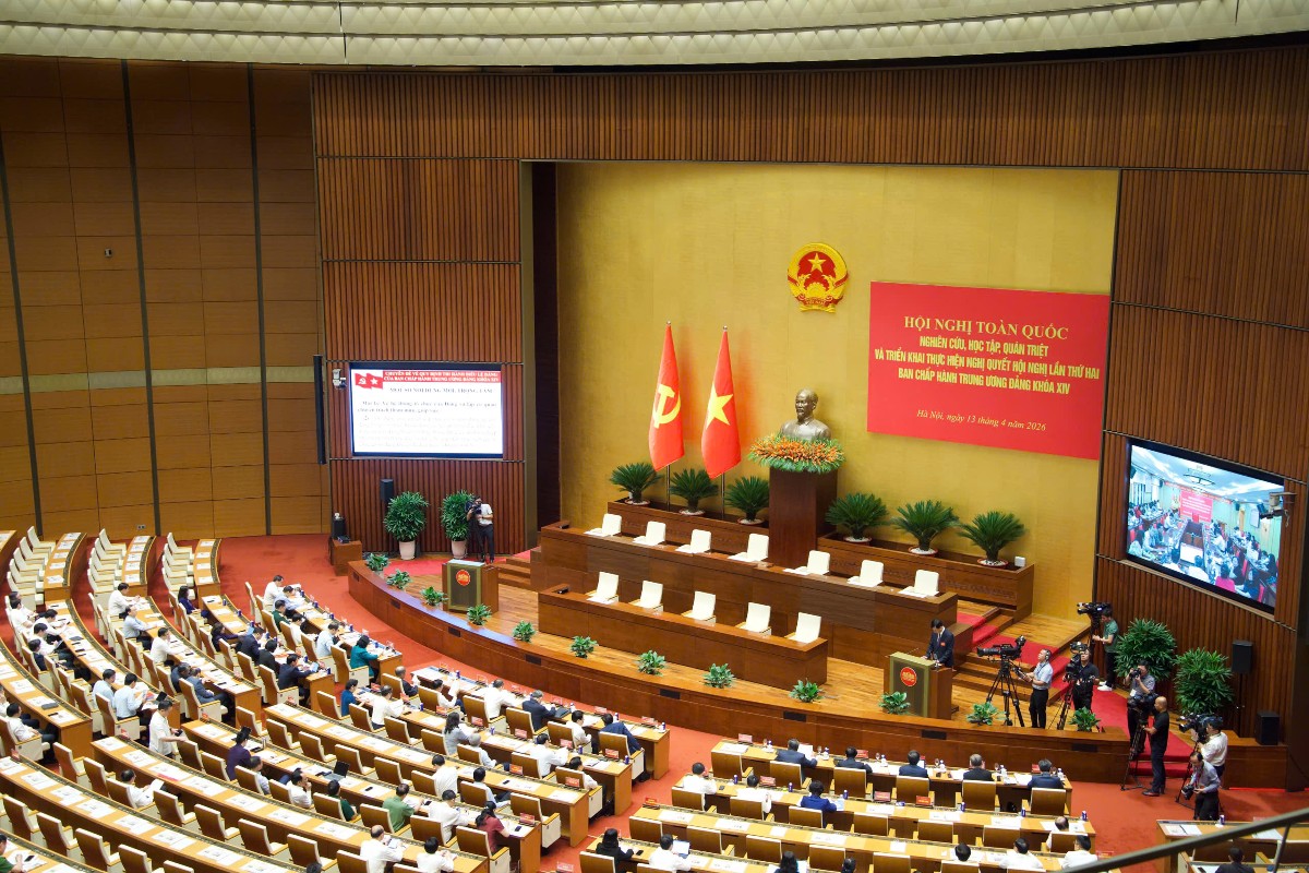 Hội nghị toàn quốc nghiên cứu, học tập, quán triệt và triển khai thực hiện Nghị quyết Hội nghị lần thứ Hai, Ban Chấp hành Trung ương Đảng khóa XIV. Ảnh: Quốc hội