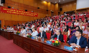 Hội thảo “Tuân thủ quy định – Nâng cao chất lượng – Phát triển thị trường công nghệ chăm sóc sức khỏe và sắc đẹp bền vững”, sự tham dự của đại diện cơ quan quản lý nhà nước, các chuyên gia, nhà khoa học, doanh nghiệp, hiệp hội