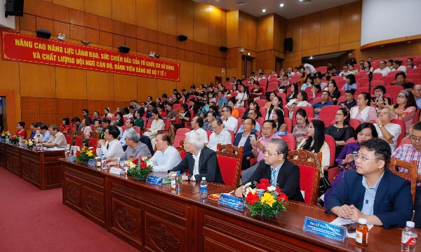 Hội thảo “Tuân thủ quy định – Nâng cao chất lượng – Phát triển thị trường công nghệ chăm sóc sức khỏe và sắc đẹp bền vững”, sự tham dự của đại diện cơ quan quản lý nhà nước, các chuyên gia, nhà khoa học, doanh nghiệp, hiệp hội