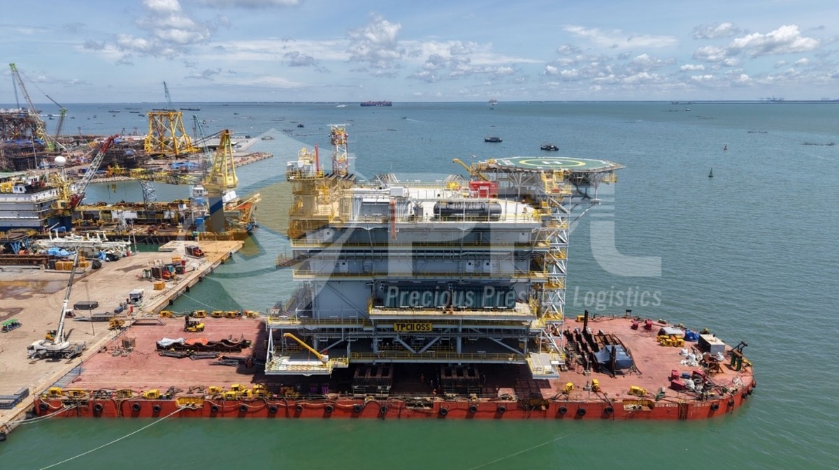 Topside trạm biến áp ngoài khơi của dự án TPC Phase II nặng gần 4.000 tấn (bao gồm dầm hạ thủy) được PPL hoàn thành site-move & load-out xuất khẩu đi nước ngoài vào tháng 6/2025.