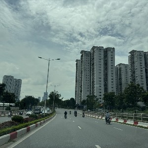 Hạ tầng của Hà Nội ngày càng đồng bộ đang mở ra cơ hội tiếp cận nhà ở vừa túi tiền tại khu vực vùng ven - Ảnh minh hoạ: Phan Nam