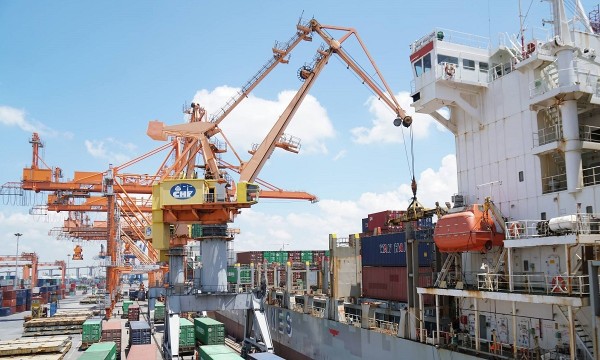 Xuất nhập khẩu hàng hóa 8 tháng năm 2026 đạt kỷ lục 770,14 tỷ USD