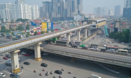 Hơn 545.000 tỷ đồng vốn đầu tư công vẫn chờ giải ngân sau 8 tháng. Ảnh: Mạnh Thắng