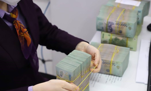 Đầu tháng 9/2026, lãi suất tiết kiệm trực tuyến kỳ hạn 6 tháng phổ biến ở khoảng 6,2-7%/năm, trong khi một số ngân hàng áp dụng mức cao hơn theo chính sách hoặc chương trình ưu đãi riêng - Ảnh: Duy Linh