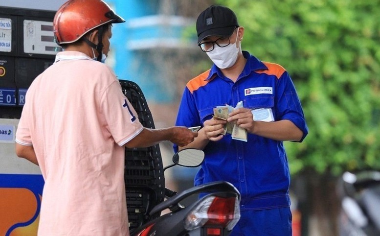 Trong tháng 8/2026, giá xăng tăng 9,53% qua các đợt điều chỉnh. Ảnh: VGP.