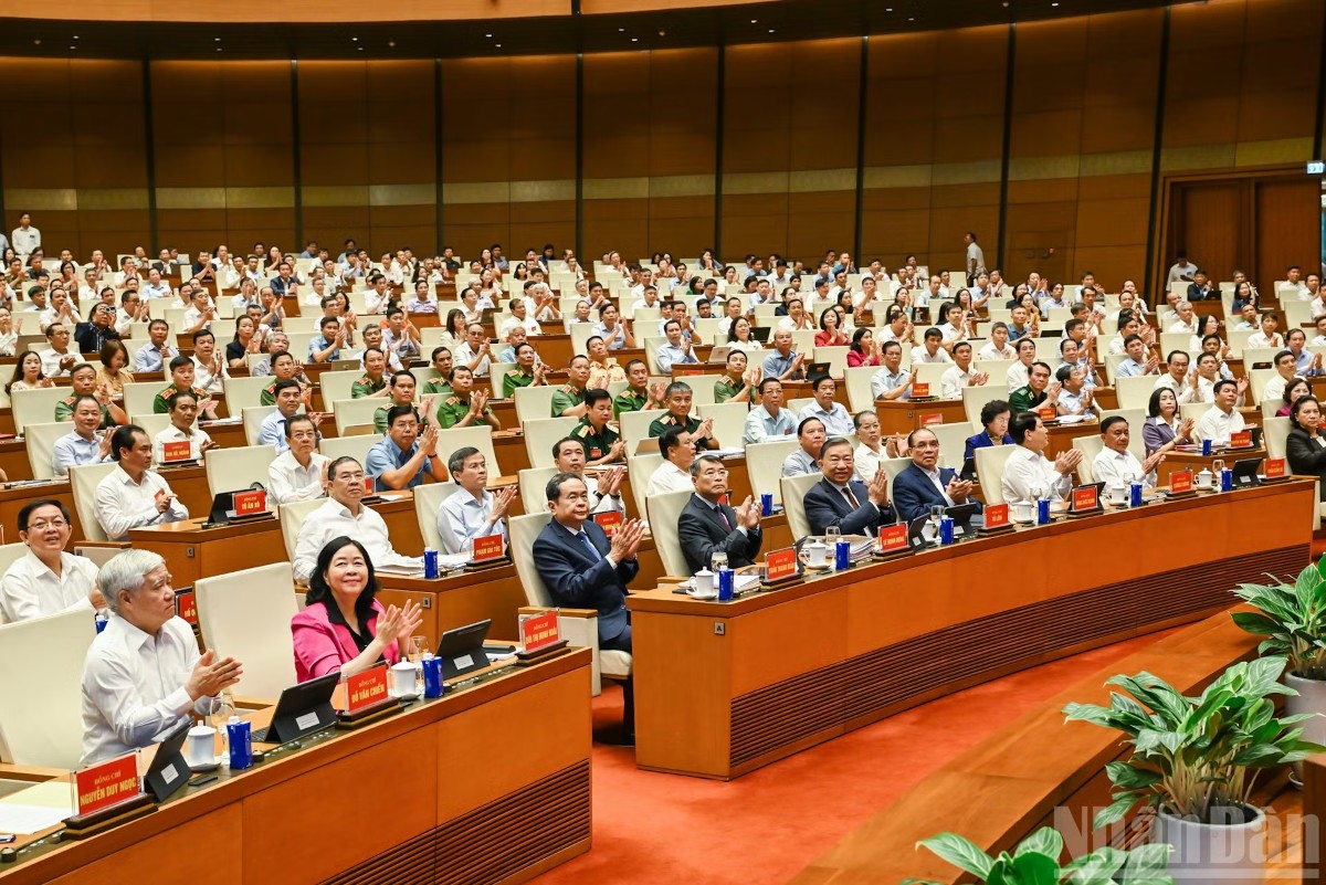 Tổng Bí thư, Chủ tịch nước Tô Lâm cùng các đồng chí lãnh đạo, nguyên lãnh đạo Đảng, Nhà nước và các đại biểu dự hội nghị. Ảnh: Nhân Dân/Duy Linh-Trần Hải.