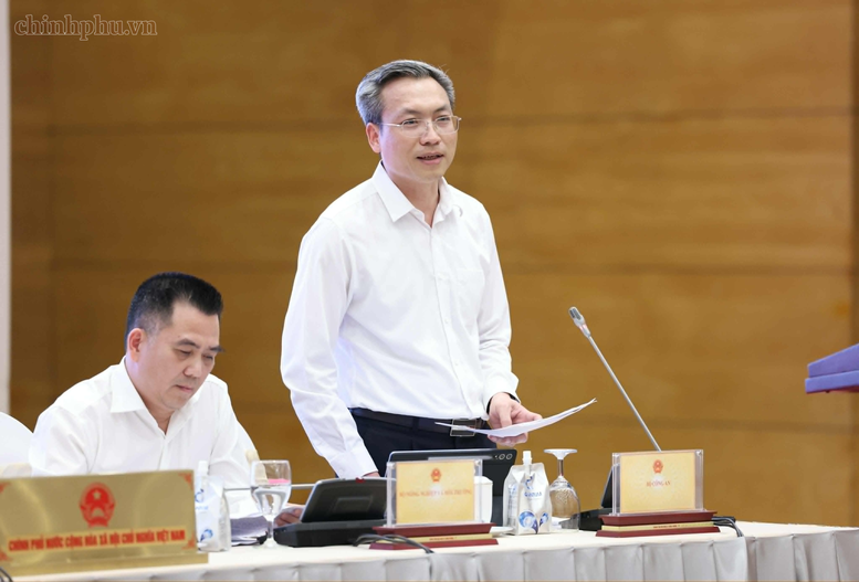 Thiếu tướng Nguyễn Quốc Toản, Chánh văn phòng, Người Phát ngôn Bộ Công an, thông tin về kết quả triển khai Chiến dịch 100 ngày đêm hoàn thành việc tạo lập, chuẩn hoá cơ sở dữ liệu chuyên ngành, kết nối, chia sẻ dữ liệu với Trung tâm Cơ sở dữ liệu Quốc gia - Ảnh: chinhphu.vn/QP