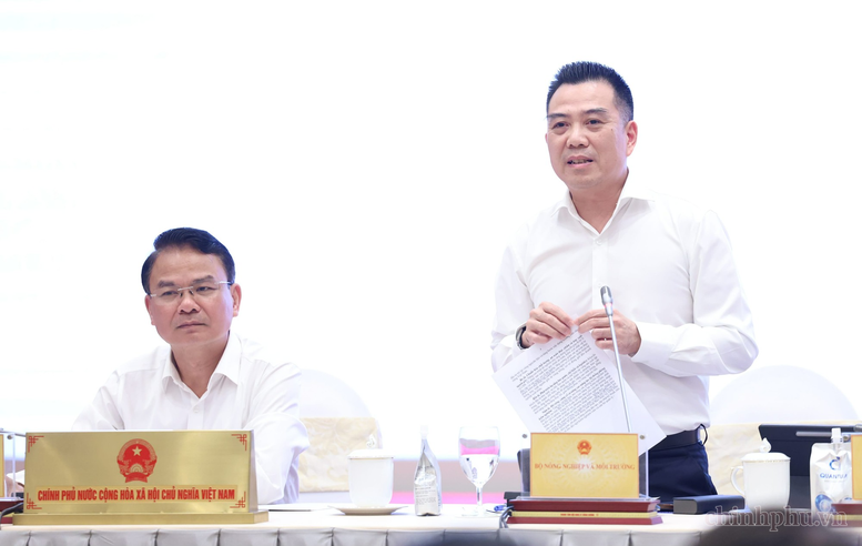 Thứ trưởng Bộ Nông nghiệp và Môi trường Đặng Ngọc Điệp thông tin về việc tháo gỡ khó khăn cho xuất khẩu sầu riêng - Ảnh: chinhphu.vn