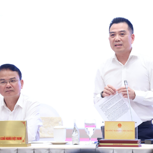 Thứ trưởng Bộ Nông nghiệp và Môi trường Đặng Ngọc Điệp thông tin về việc tháo gỡ khó khăn cho xuất khẩu sầu riêng - Ảnh: chinhphu.vn