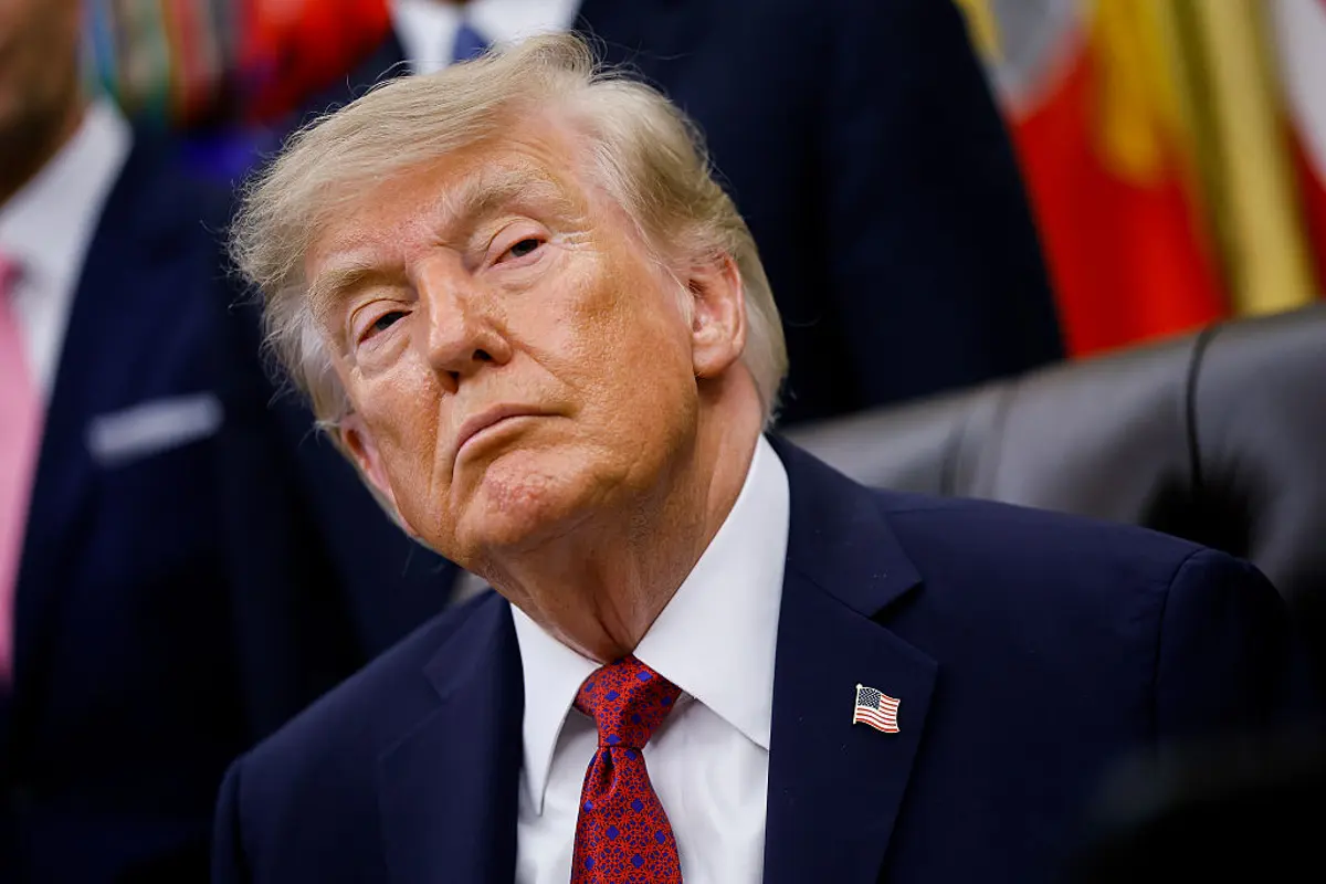 Tổng thống Trump đề xuất đổi tên eo biển Hormuz thành eo biển Trump -  VnEconomy
