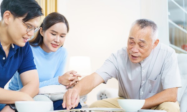 Tuổi thọ tăng, người Việt chuẩn bị sớm hơn cho một tuổi già độc lập