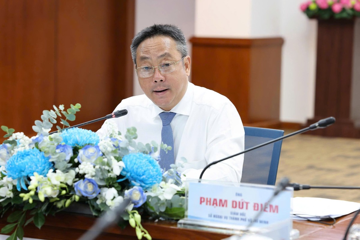 Ông Phạm Dứt Điểm, Giám đốc Sở Ngoại vụ TP. Hồ Chí Minh chia sẻ thông tin tại buổi họp báo sáng 4/9/2026 - Ảnh: Sở Ngoại vụ.