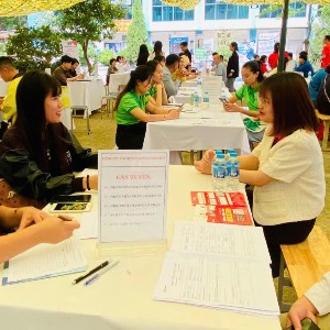 Doanh nghiệp tuyển dụng lao động. Ảnh: Thu Hằng.