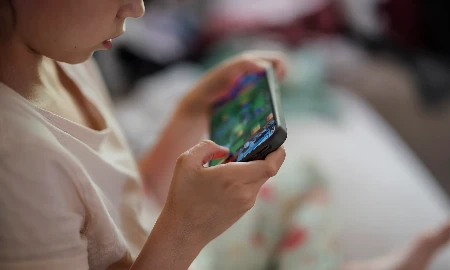 UNICEF kêu gọi tăng cường bảo vệ trẻ em trên không gian mạng