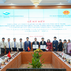Lễ ký kết thỏa thuận thiết lập quan hệ thành phố hữu nghị giữa hai địa phương. Ảnh: UBND TP Huế
