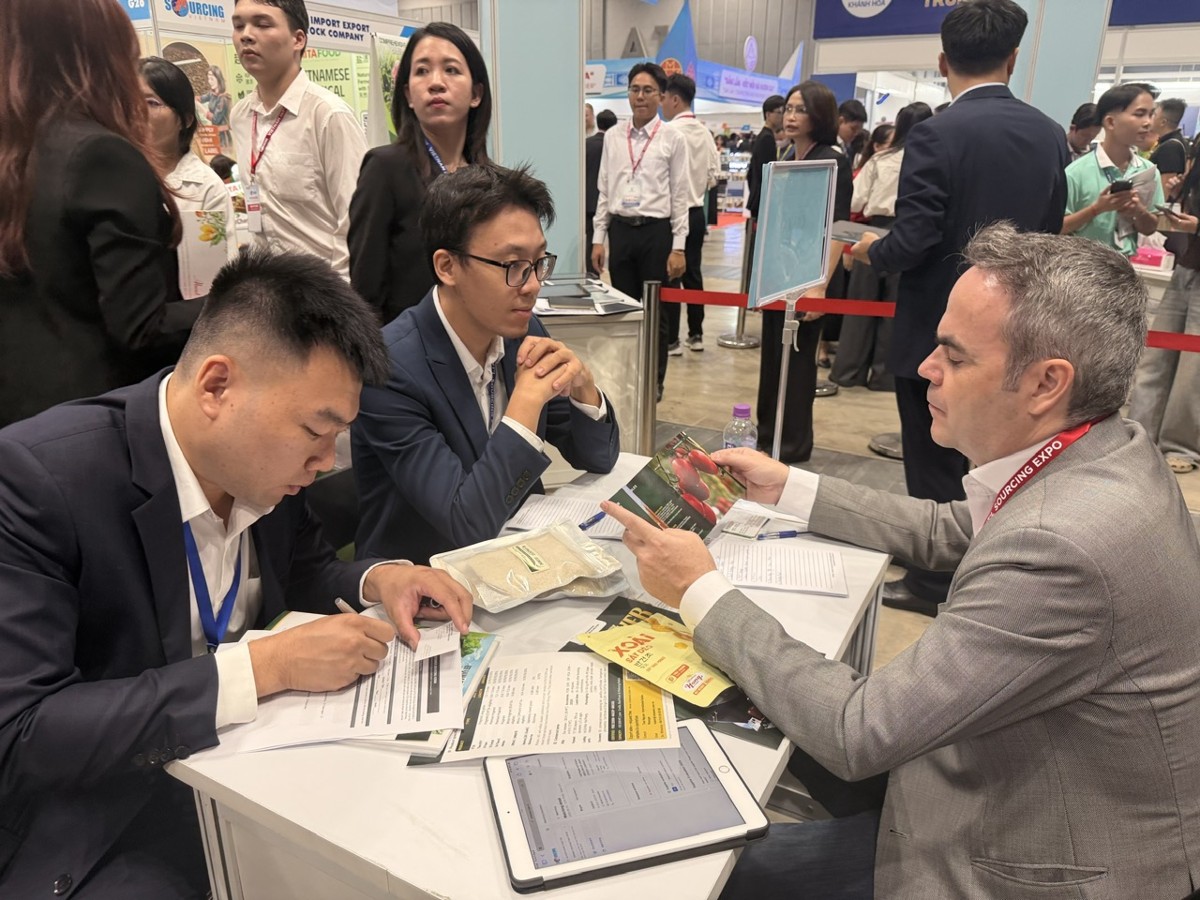 Giao dịch B2B tại VIS là hoạt động được doanh nghiệp mong chờ nhất khi tham gia sự kiện. Ảnh: Nguyệt Hà.