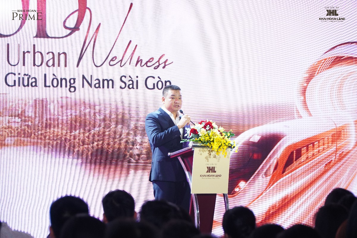 Ông Trần Văn Đường – thành viên Hội đồng Quản trị, Phó Tổng giám đốc Tập đoàn Khải Hoàn Land - phát biểu khai mạc sự kiện. Với gần 2 thập kỷ tham gia lĩnh vực bất động sản, vị đại diện Khải Hoàn Land khẳng định tâm huyết và cam kết phát triển Khải Hoàn Prime thành một không gian sống chuẩn mực, mang đến những giá trị bền vững cho khách hàng và thị trường.