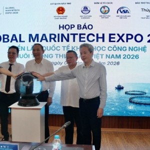 Bấm nút khởi động chương trình thực hiện Global Marintech Expo 2026. Ảnh: Chu Khôi.