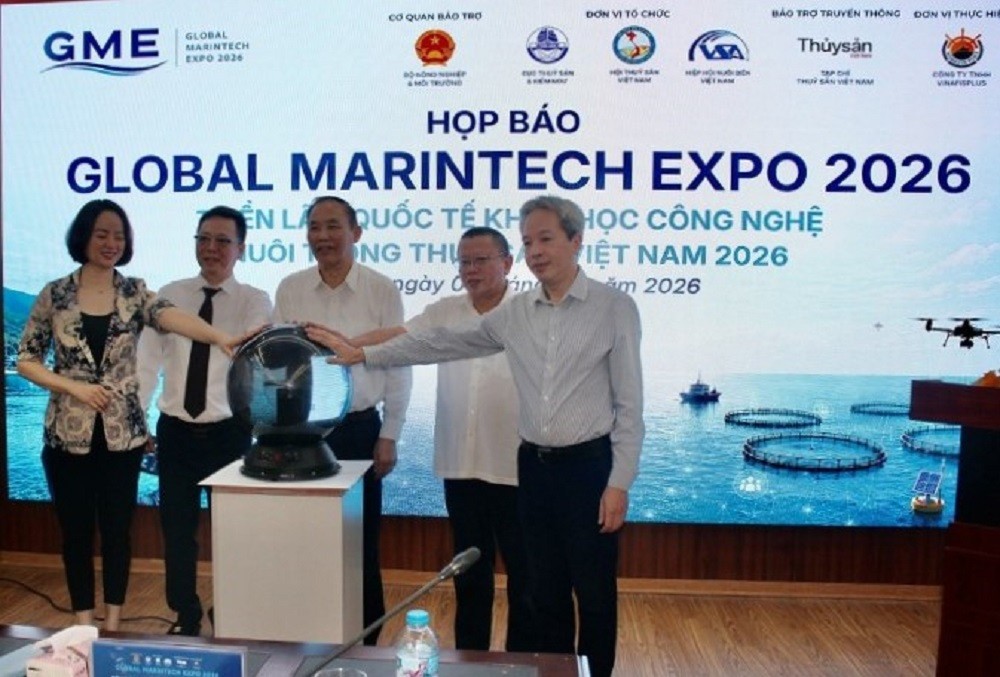 Bấm nút khởi động chương trình thực hiện Global Marintech Expo 2026. Ảnh: Chu Khôi.