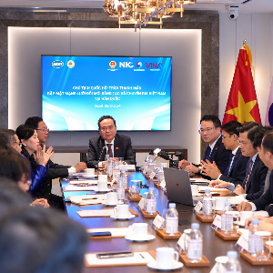 Toàn cảnh buổi làm việc của Chủ tịch Quốc hội Trần Thanh Mẫn tại VINK tại Seoul. Ảnh: NIC.