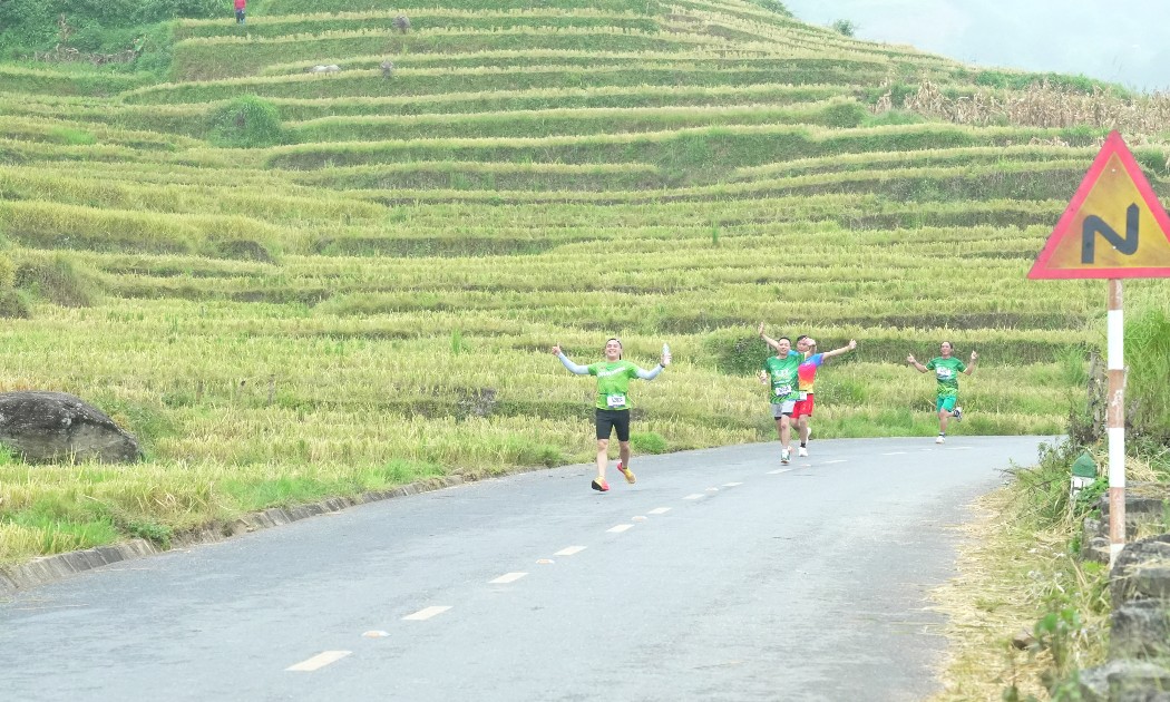 Ảnh: Y Tý mùa vàng Marathon