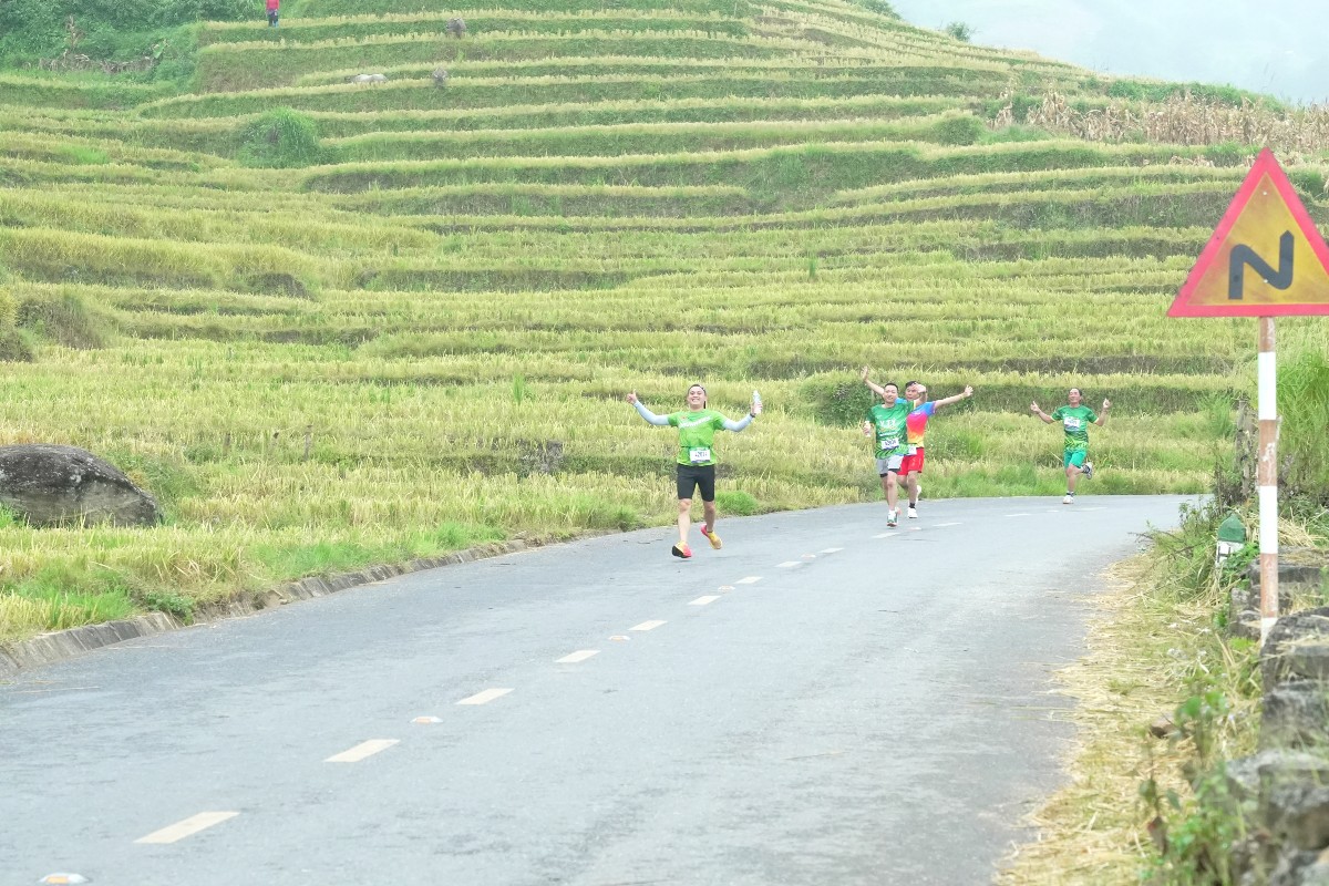 Ảnh: Y Tý mùa vàng Marathon