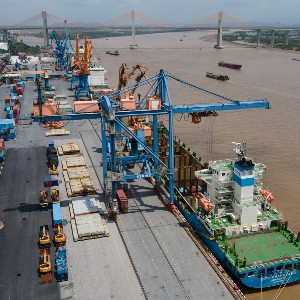 Hải quan tịch thu hơn 15.300 tỷ đồng hàng hóa vi phạm. Ảnh: Việt Dũng