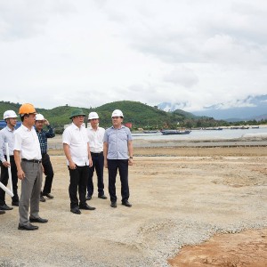 Lãnh đạo UBND thành phố Huế kiểm tra, đôn đốc tiến độ các dự án trọng điểm trên địa bàn. Ảnh: UBND TP Huế.