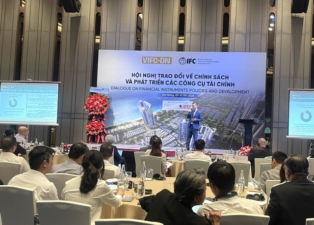 Ông Ngô Thế Triệu, CEO Công ty Optima Wealth Partners VietNam, trình bày tham luận tại hội nghị. Ảnh Ngô Anh Văn