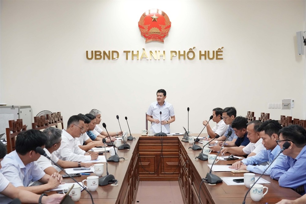 Toàn cảnh cuộc họp. Ảnh: UBND TP Huế.