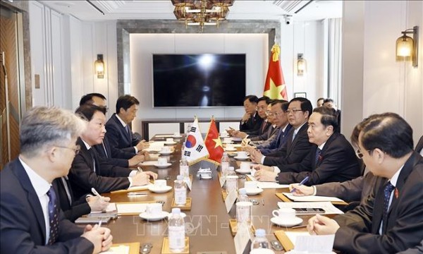 Chủ tịch Quốc hội Trần Thanh Mẫn làm việc với các Tập đoàn hàng đầu Hàn Quốc Sam Sung, LG, Lotte