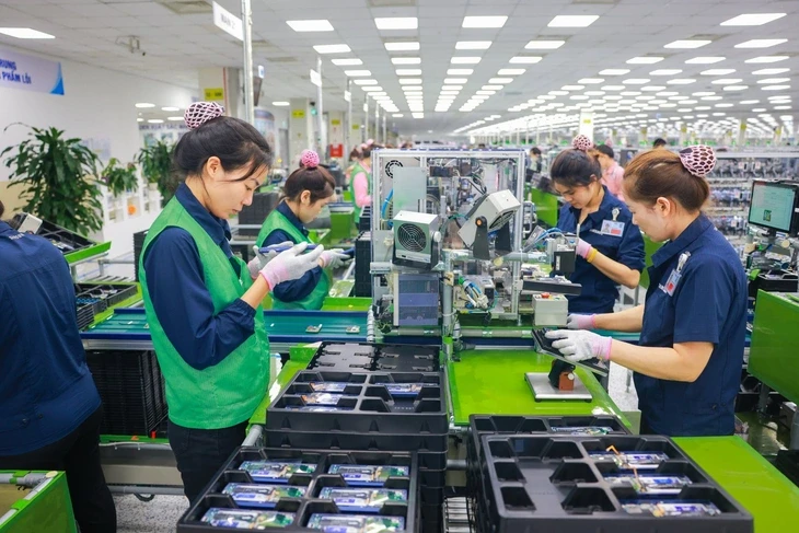 Dây chuyền sản xuất của Samsung tại Việt Nam. Ảnh: VGP.