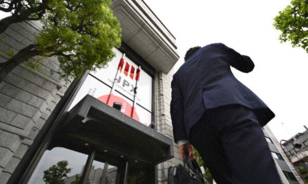 Số doanh nghiệp hủy niêm yết trên sàn Tokyo sắp lập kỷ lục năm thứ ba liên tiếp