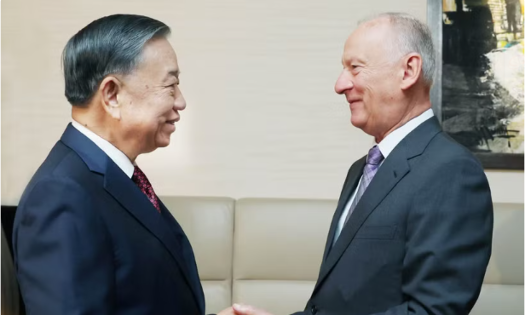 General Secretary of the Communist Party of Vietnam (CPV) Central Committee and President To Lam (L) and Russian Presidential Aide and Chairman of the Maritime Board Nikolai Patrushev during their meeting in Moscow on September 8. - (Photo: VNA)
