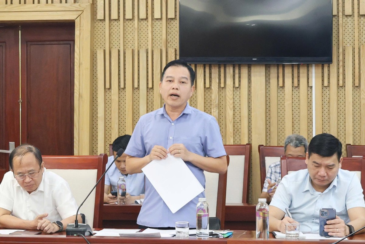 Ông Lê Quang Huy, Phó Giám đốc Sở Nông nghiệp và Môi trường Nghệ An đề xuất các giải pháp tháo gỡ vướng mắc về nguồn cung vật liệu xây dựng. Ảnh: Kim Oanh.