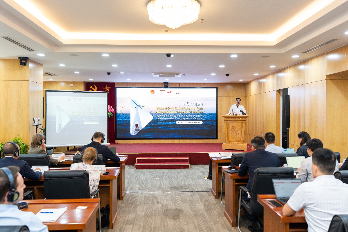 Quang cảnh hội thảo "Thúc đẩy phát triển Trung tâm Năng lượng tái tạo tại Việt Nam”. Ảnh: GIZ.