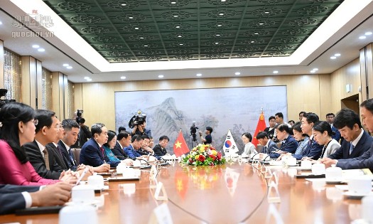 NA Chairman Tran Thanh Man and the Speaker of the Republic of Korea’s NA Cho Jeong-sik held talks on September 7. (Photo: quochoi.vn)