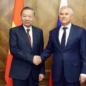 Tổng Bí thư, Chủ tịch nước Tô Lâm hội kiến Chủ tịch Duma Quốc gia Nga Vyacheslav Volodin. Ảnh: TTXVN