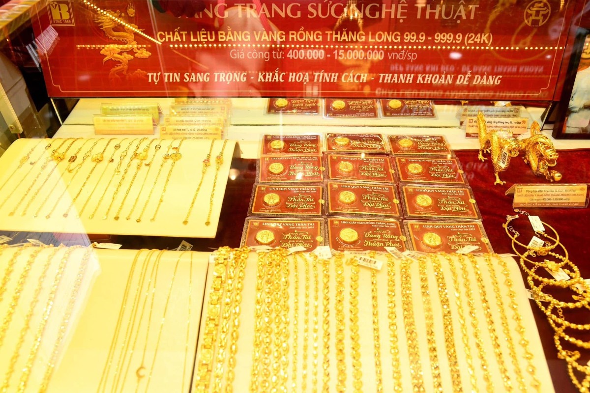 Giá vàng miếng lao dốc 1,2 triệu đồn/lượng. Ảnh: Bảo Tín Minh Châu